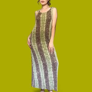 Vintage 90s Basement maxi dress in bold snake print 🐍